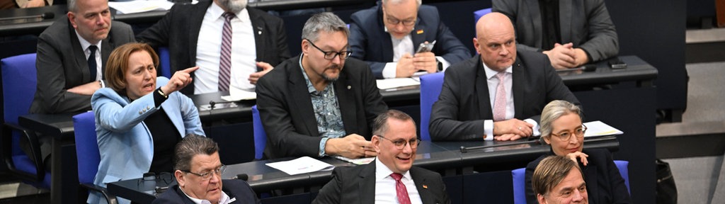  Sondersitzung zur Grundgesetzänderung im Bundestag in Berlin am 18. März 2025