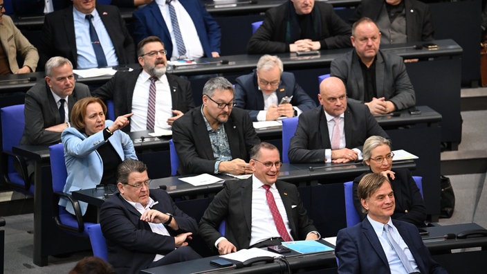  Sondersitzung zur Grundgesetzänderung im Bundestag in Berlin am 18. März 2025