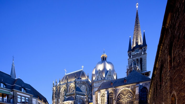 Aachener Dom Nachtaufnahme