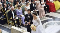 Prinz Carl Philip und Sofia Hellqvist vor dem Traualtar