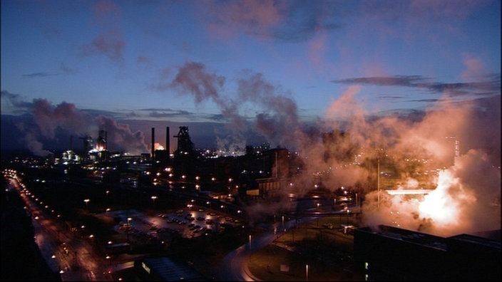 Aussenansicht Hüttenwerk Duisburg bei Nacht