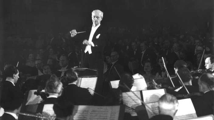 Wilhelm Furtwängler dirigiert