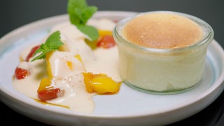 Mascarpone-Soufflé mit Zabaione & Mango-Tomaten-Salat von Björn Freitag und Frank Buchholz