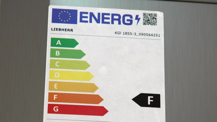 Das Bild zeigt das Energielabel eines Kühlschranks.