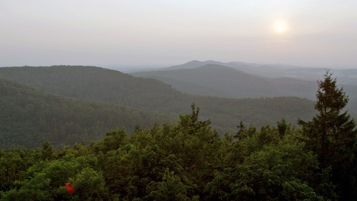 Panorama-Blick über den Teutoburger Wald bei Sonnenaufgang