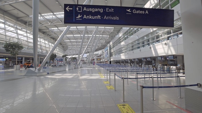 Leere Gänge im Düsseldorfer Flughafen