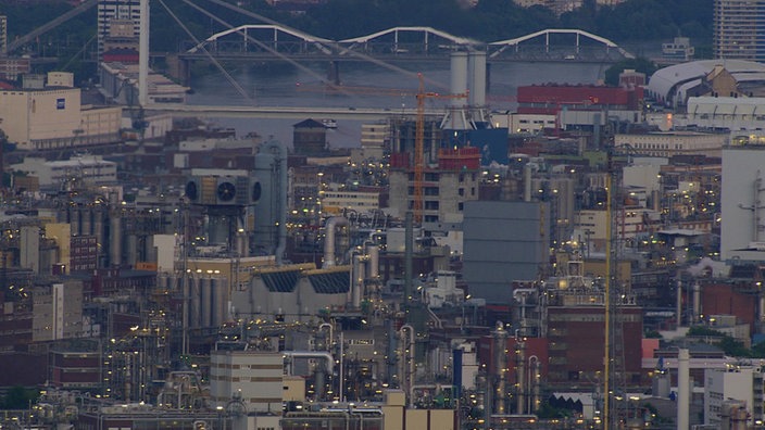 BASF bei Ludwigshafen und Mannheim