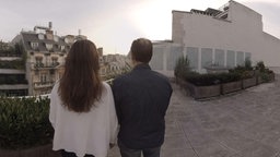 Carole und Jean Luc auf einer Dachterrasse