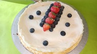 American Cheesecake mit Erdbeersoße