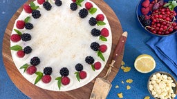 Beeren-Schmand-Torte mit Knusperboden