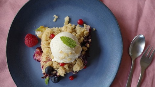 Beeren-Topfen-Crumble