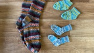 Gestrickter Schal, Socken, Mütze