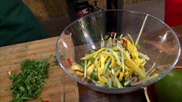 Mangosalat mit Gurke