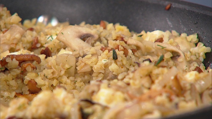  Bulgur mit Pilzen und Schafskäse