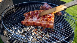 Spare-Ribs auf einem Grill