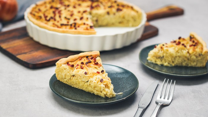 Das Bild zeigt einen Zwiebelkuchen.