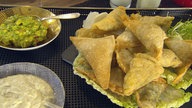 Samosa angerichtet