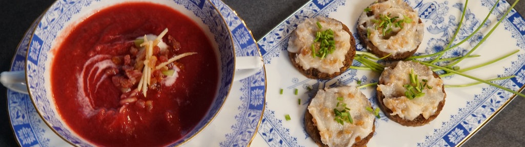 Rote-Bete-Suppe mit Apfel-Selleriejulienne von Astrid Gerdes 