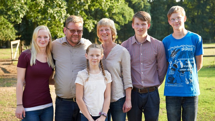 Dorothee Vortmann mit ihrem Mann und den vier Kindern. 