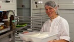 Sonja Girndt in Produktionküche