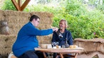  Klaus Holtmann und Frank Buchholz bei der Käseverkostung. 