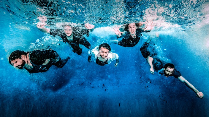 Alestorm tauchen unter Wasser