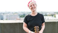 Wallis Bird