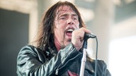 Der Sänger von Monster Magnet am Mikrophon