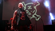 Combichrist während eines Auftrittes im Rahmen des "XXIV. With Full Force Festival 2017" vom 22.06. - 24.06.2017 in Ferropolis, Gräfenhainichen.