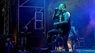 Combichrist während eines Auftrittes im Rahmen des "XXIV. With Full Force Festival 2017" vom 22.06. - 24.06.2017 in Ferropolis, Gräfenhainichen.