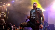 Combichrist während eines Auftrittes im Rahmen des "XXIV. With Full Force Festival 2017" vom 22.06. - 24.06.2017 in Ferropolis, Gräfenhainichen.