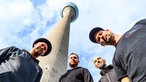 Massendefekt: Corona Session auf dem Rheinturm in Düsseldorf