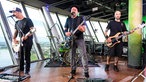 Massendefekt: Corona Session auf dem Rheinturm in Düsseldorf