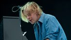 Tom Odell spielt Klavier