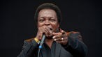 Lee Fields entertaint die Menge