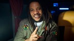 Stephen Marley lächelt in die Kamera