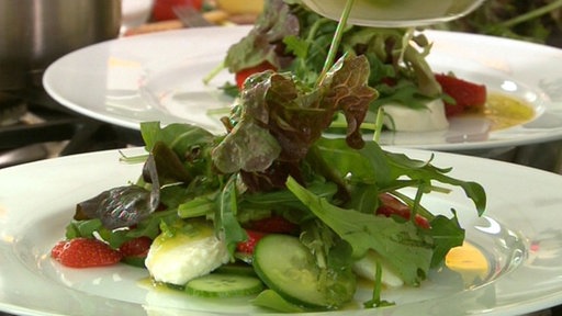 Salat mit Erdbeeren