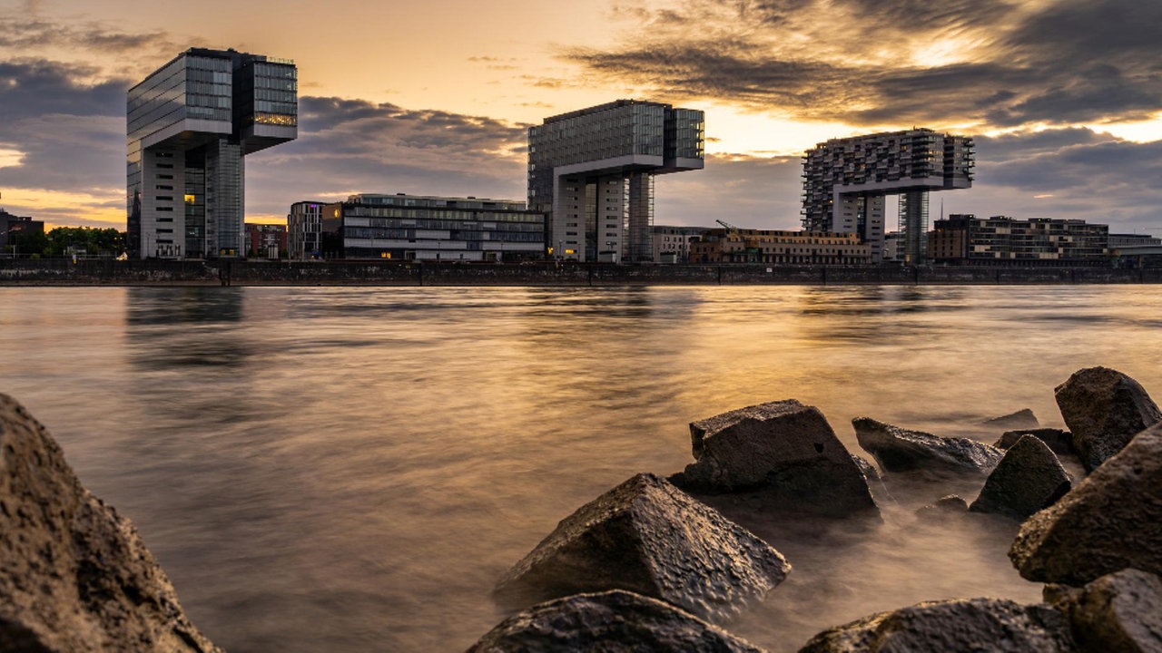 Kranhäuser, Rheinauhafen Köln. 