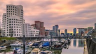 Medienhafen Düsseldorf mit Gehry-Bauten. 