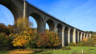 Altenbekener Eisenbahnviadukt ueber das Beketal in Altenbeken