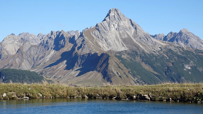 Der Biberkopf ist ein 2599 Meter hoher Berg in den Alpen auf der Grenze von Deutschland und Österreich