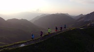 Die Trailrunning-Gruppe ist unterwegs auf dem Fürstin-Gina-Weg