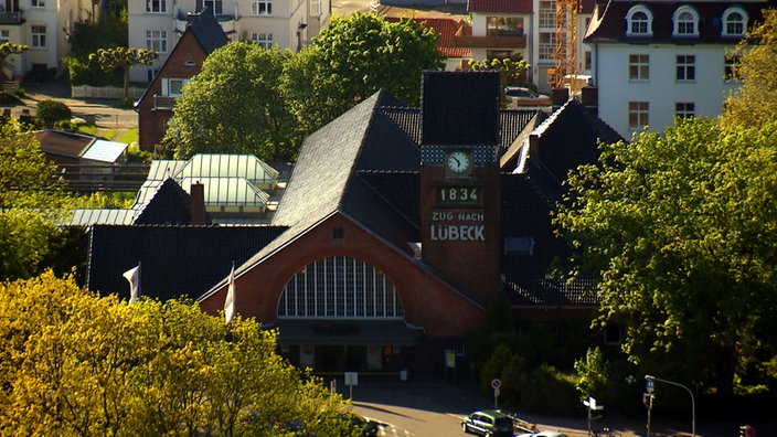 Bahnhofsgebäude aus Backstein