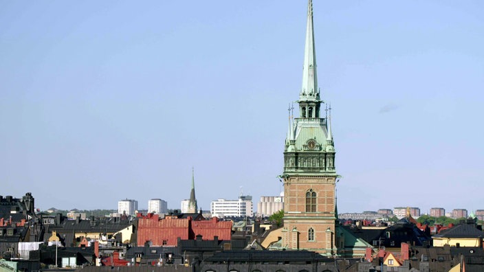 Die Deutsche Kirche ist mit 96 Metern das höchste Gebäude der Altstadt