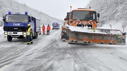 Räumfahrzeug auf der Autobahn