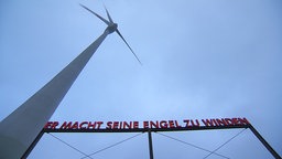 Die Installation "Er macht seine Engel zu Winden" von Jan Philip Scheibe