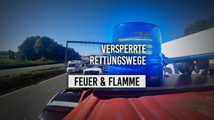 Rettungswagen-Dachperspektive: Blaulicht und Martinshorn vor fehlender Rettungsgasse
