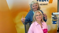 Carla Berling und WDR 4-Moderatorin Heike Knispel im Studio