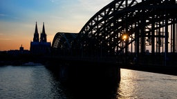 Kölner Dom und Deutzer Brücke.