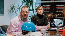 Jonas Leifert und Anna Bründl beim Pressegespräch zum "Markt des nützlichen Wissens und Nicht-Wissens".